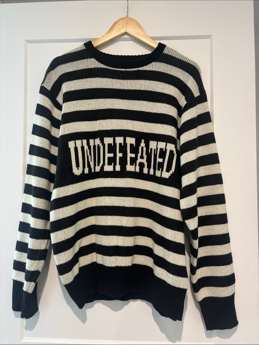 Undefeated Striped Knit Logo Sweater Large Black White Crewneck Streetwear